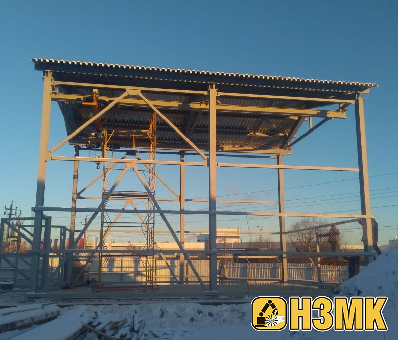 склад открытого хранения электрооборудования на территории электростанции с кран-балкой 5 тонн